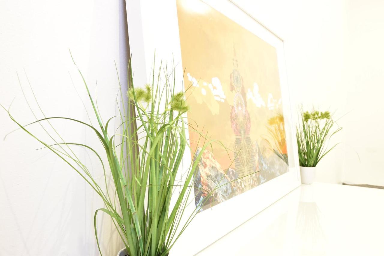 Huge Apartment In Awesome Location With Parking Innsbruck Buitenkant foto